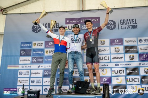 Adel třetí ve světové gravelové sérii v Jakuszycích, Neradil osmý