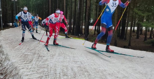 Tomáš Lukeš na lyžích Kästle ovládl víkendové závody MČR v běhu na lyžích – Zlatá lyže 2023.