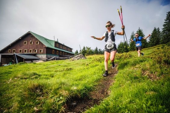 Krkonošská 50 navazuje spolupráci se značkami LEKI a Mizuno