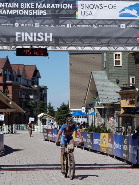 Na Mistrovství světa v MTB maratonu v americkém Snowshoe obsadil Filip Adel 33. místo