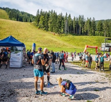 Krkonošská 50 navazuje spolupráci se značkami LEKI a Mizuno