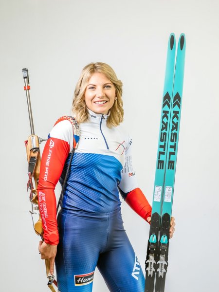 Lucie Charvátová si atmosféru MS v biatlonu v Novém Městě na Moravě užívá