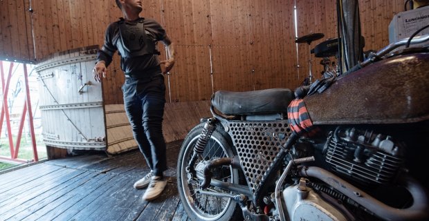 Richard "Gaspi" Gasperotti jako první e-biker na světě projel Stěnu smrti