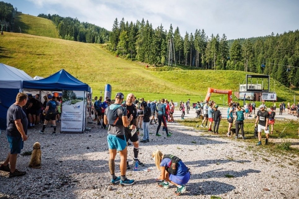 Krkonošská 50 navazuje spolupráci se značkami LEKI a Mizuno