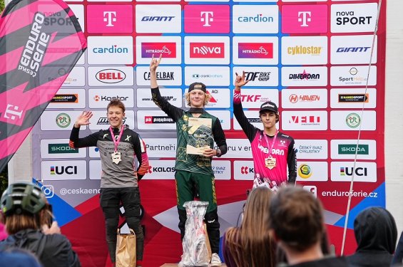 Jakub Pivnička celkovým vítězem České Enduro Série