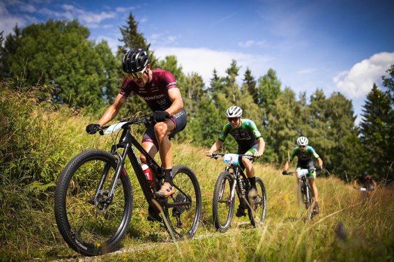 Adel s Jobánkem dojeli 6. a 8. v Šumavském MTB maratonu