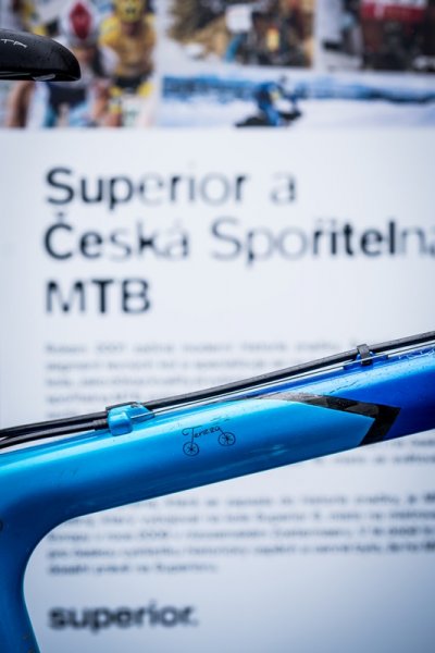 Jen tak se dívat - sklářské výtvory s koly Superior