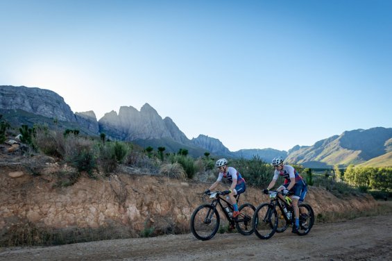 Superior Lions dokončili Cape Epic. Grand Finale prověřilo limity, tým bere v celkovém pořadí 20. místo