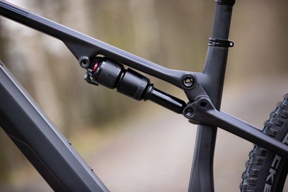 Lehký e-bike Superior iXF 9.7 v testu