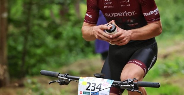 Adel si druhým místem ve Varech zajistil celkové vítězství v ČP MTB maratonu