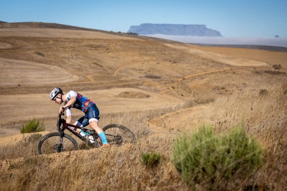 Čeští „lvi“ míří do afrického pekla. Superior Lions startují na Cape Epic s ambicí na elitní desítku