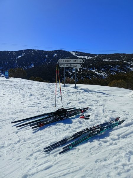 Závody v běžeckém lyžování začaly